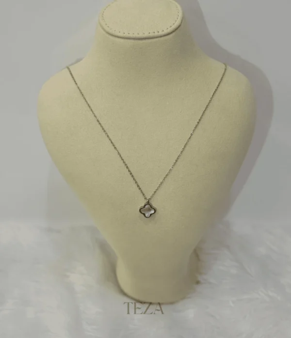 Black and white Clover Pendant Necklace for girls Stainless Steel Clover Pendant Necklace – Elegant Silver Chain Jewelry for Women