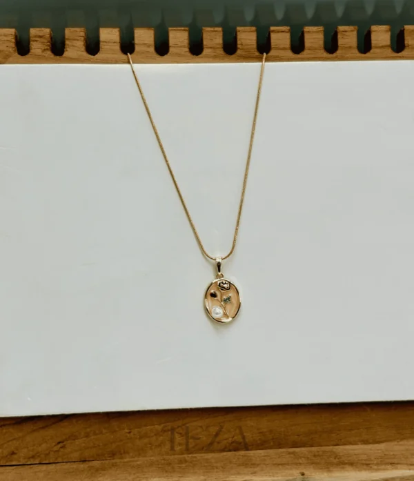 Women’s Stainless Steel Flower Necklace Women’s Stainless Steel Flower Necklace