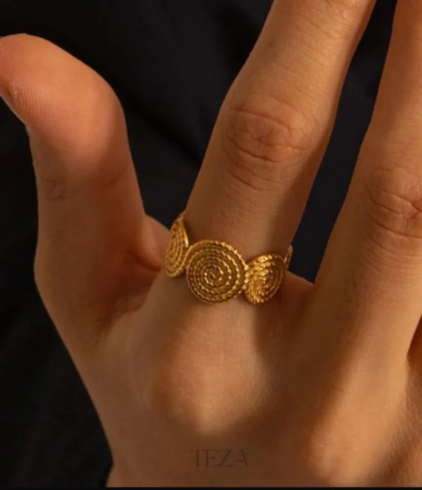 Gold Plated Geometric Heart Ring for Women – Elegant Non-Tarnish Statement Jewelry Gold Plated Geometric Heart Ring for Women – Elegant Non-Tarnish Statement Jewelry