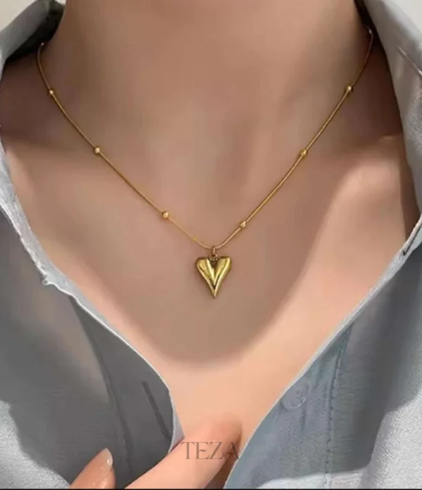 Bead Chain Necklace for Women With Heart Pendant – Elegant Daily Wear Jewelry Bead Chain Necklace for Women With Heart Pendant – Elegant Daily Wear Jewelry