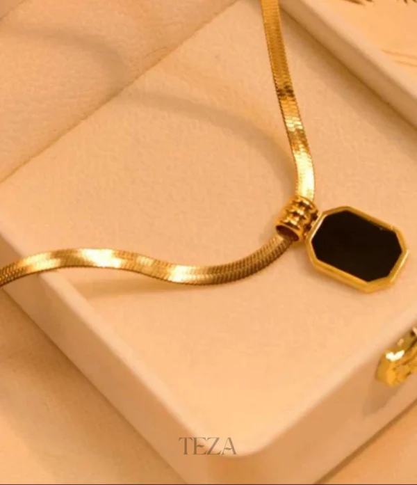 Stainless Steel Gold-Plated Geometric Pendant Necklace for Women (2) Stainless Steel Gold-Plated Geometric Pendant Necklace for Women