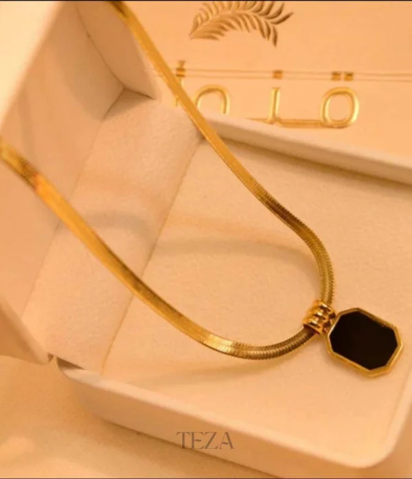 Stainless Steel Gold-Plated Geometric Pendant Necklace for Women Stainless Steel Gold-Plated Geometric Pendant Necklace for Women